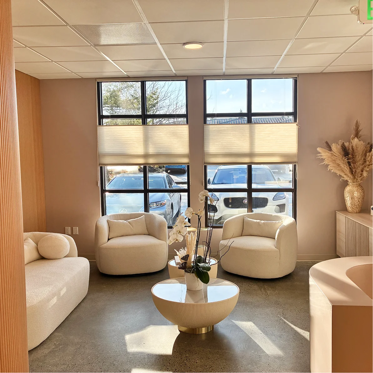 MBellish by Maria PMU studio lobby